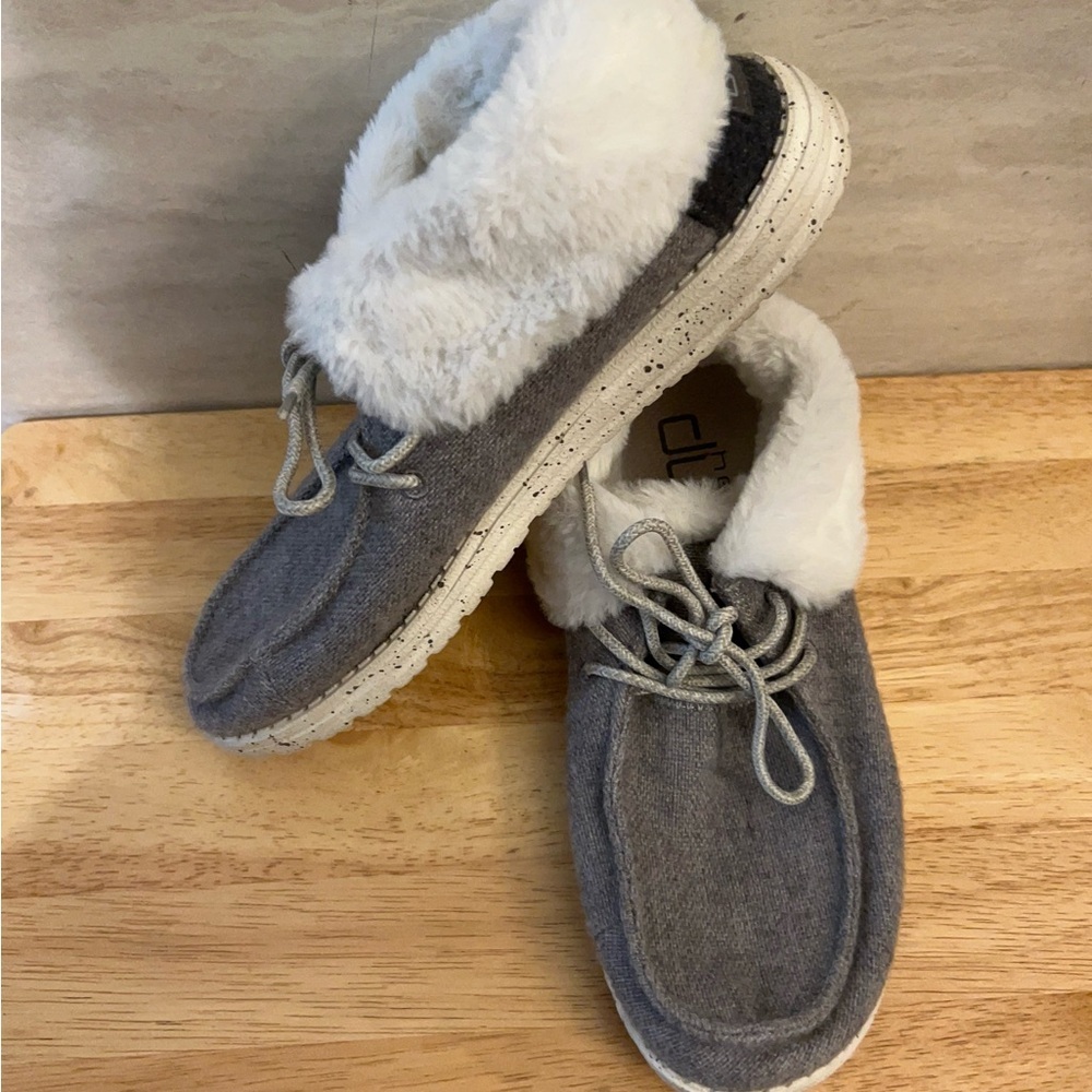 Hey Dude Britt Women's Gray Faux-Fur Cuff Slip-On